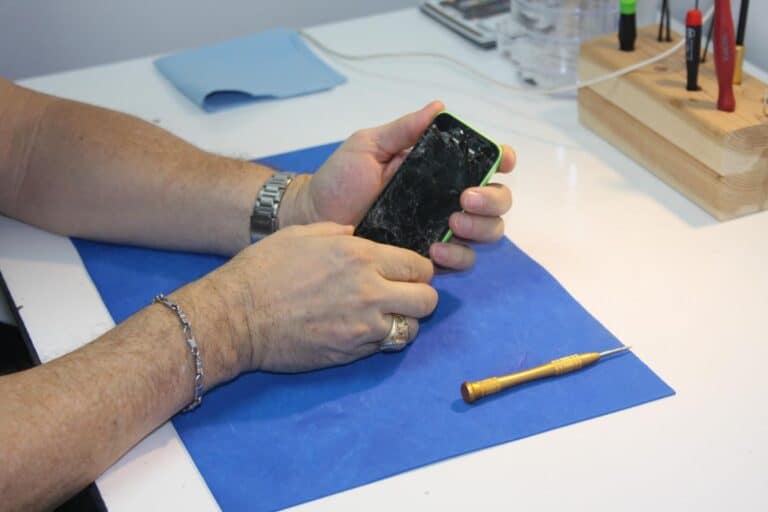 Cell Phone Repairs and Maintenance: Guide