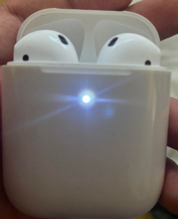 Why Are Your AirPods Blinking White?