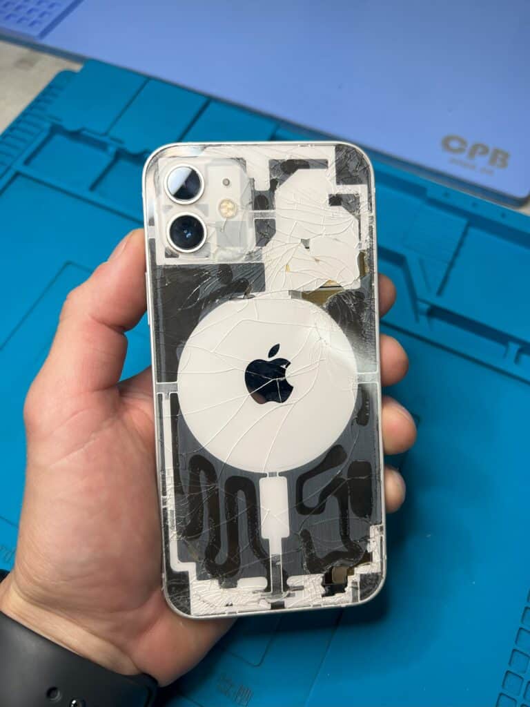Remplace Back Glass Broken iPhone 13 Pro / Without machine laser