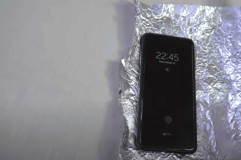 https://gadgetmates.com/wp-content/uploads/2023/11/aluminum-foil-cell-phone.png