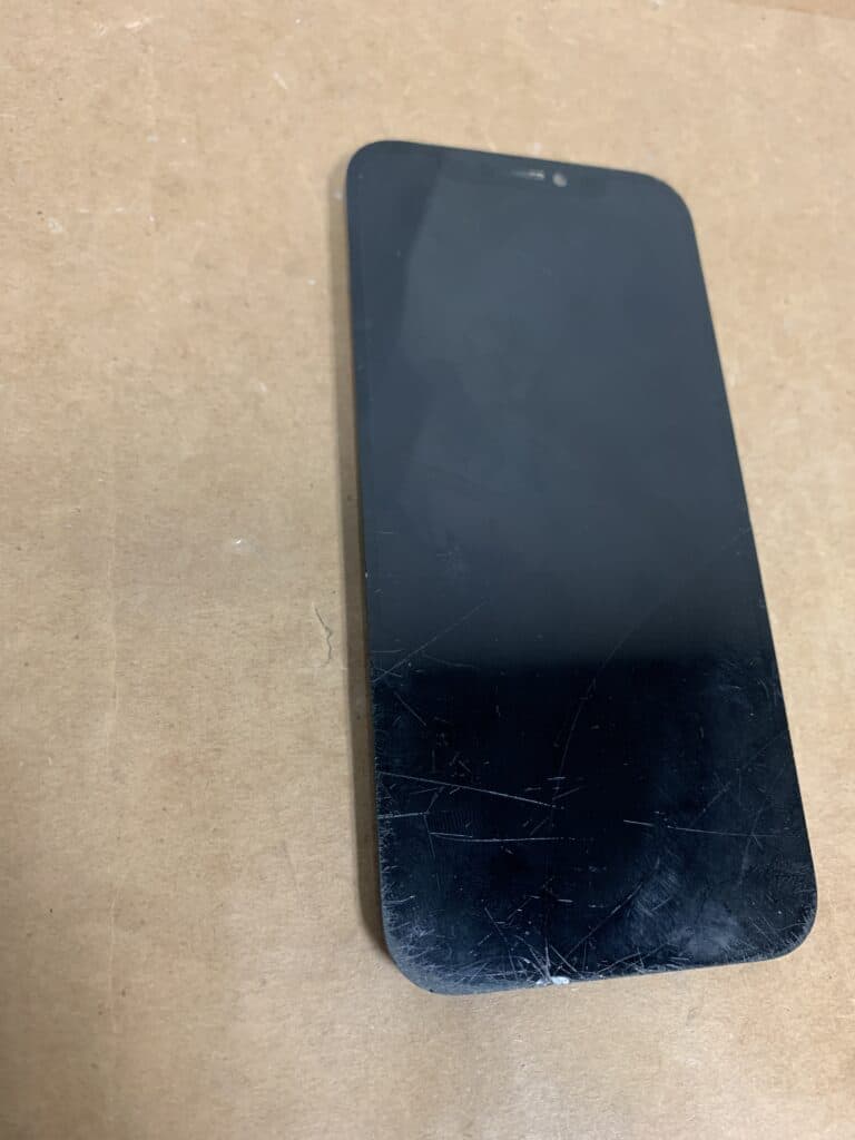 Is There A Way To Fix a Cracked iPhone Screen Without Replacing It?