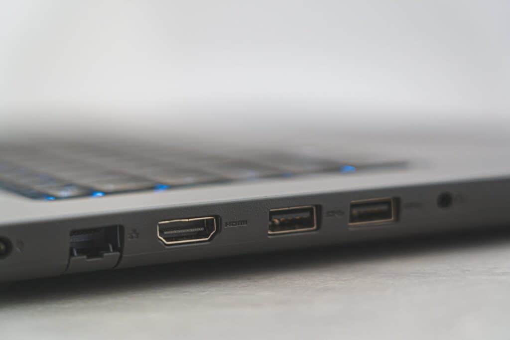 What Are Integrated GPUs And Are They Any Good? 3 Laptop Computer on White Table