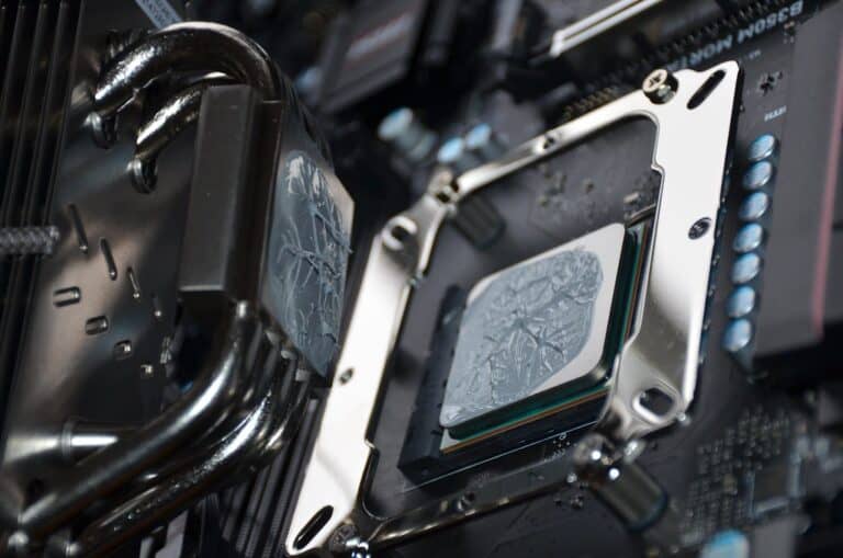 Cleaning Thermal Paste Off Your CPU: Step-By-Step Guide