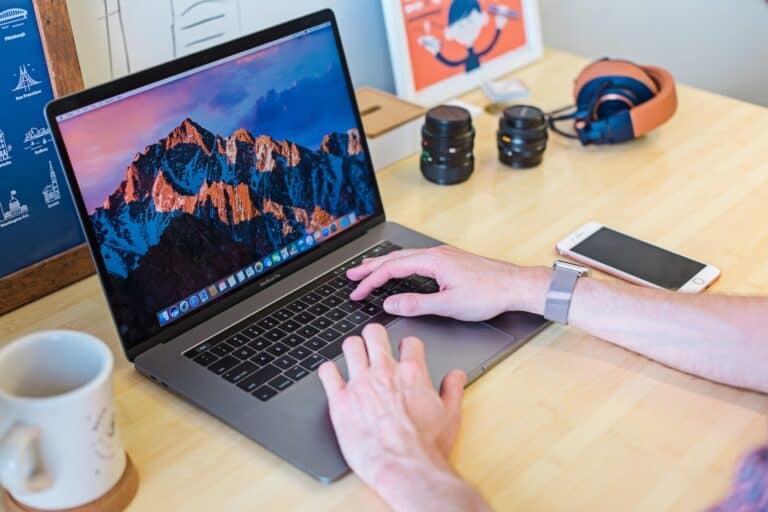 How To Save Images on A MacBook: A Comprehensive Guide