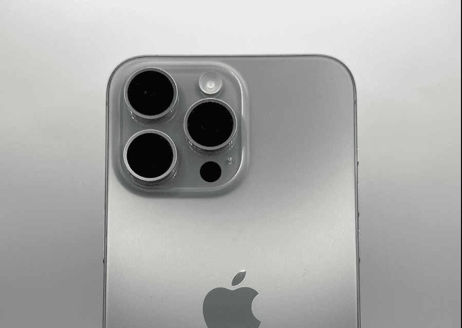 iPhone 15 Pro cameras: MISLEADING & DISAPPOINTING 