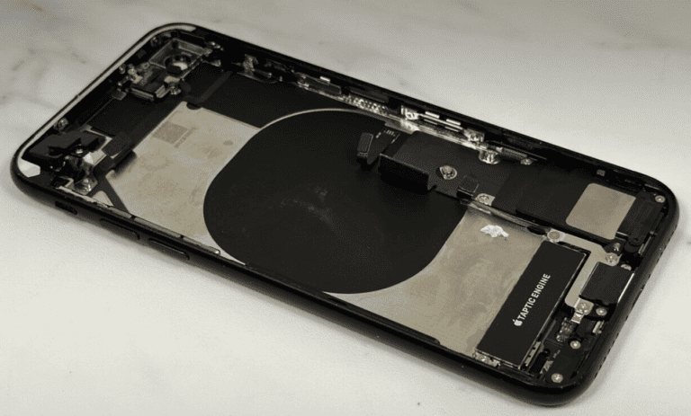iPhone SE 2020 vs. SE 2022: Housing Compatibility and Repair Insights