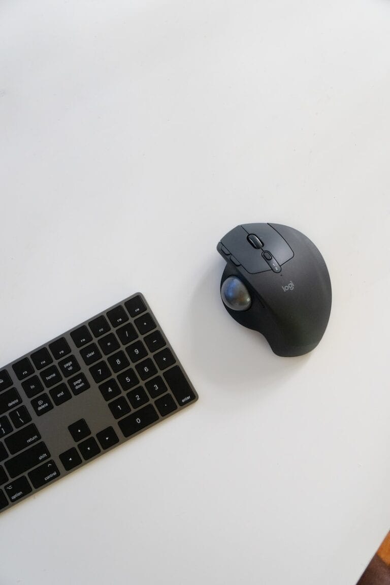 Differences Between Wired and Wireless Keyboard & Mouse