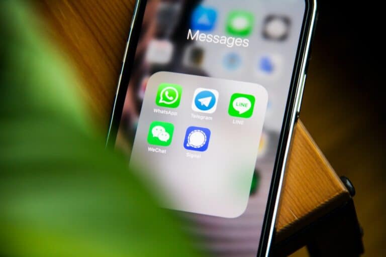 China Cracking Down On Messaging Apps: WhatsApp, Threads Pulled