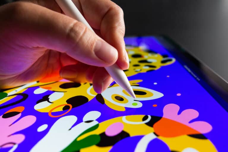 Apple Pencil Hover: Elevating iPad Digital Art and Design