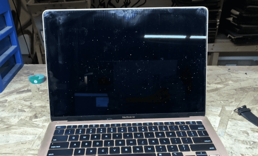 dirty macbook screen