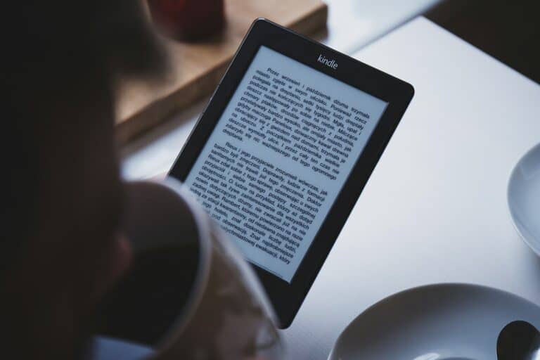 Tablet vs E-reader: Choosing the Best Digital Reading Experience