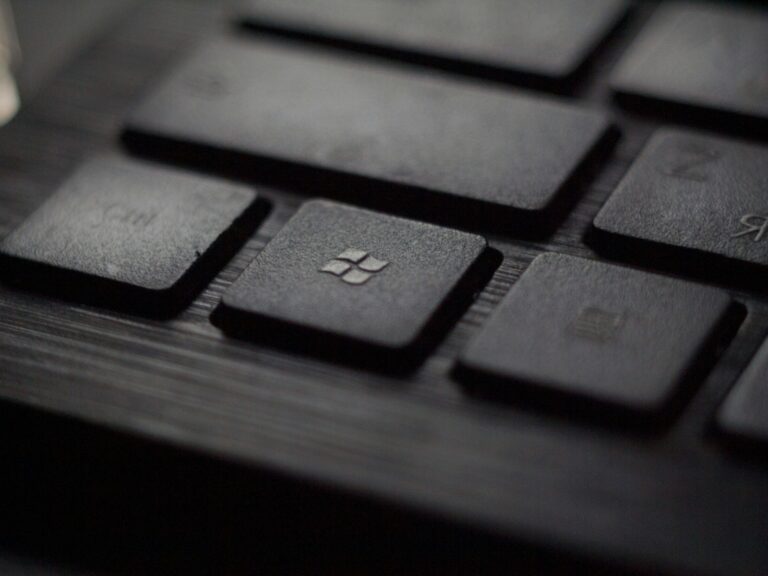 Is There A Windows Equivalent To the Command Key On Mac?