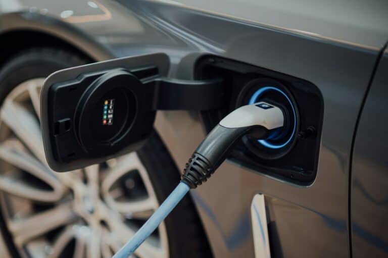 Electric Vehicle Tech Trends: Insights into Tomorrow’s Transportation Advances