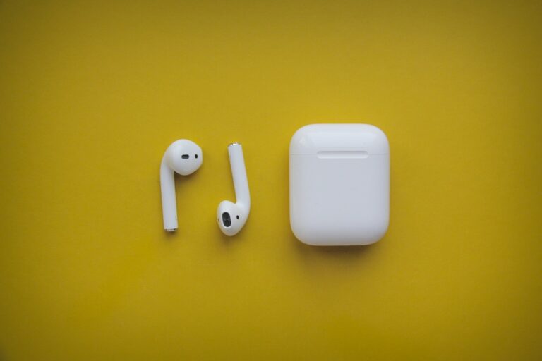 How to Mute AirPods: Guide