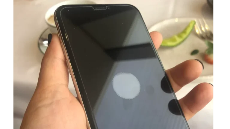 How to Get Rid of Air Bubbles in A Screen Protector: Methods