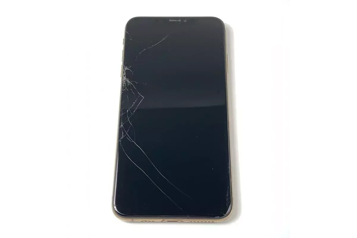 iPhone XS Max Cracked Screen