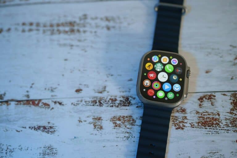 How to Add Your Own Photos to the Apple Watch Face