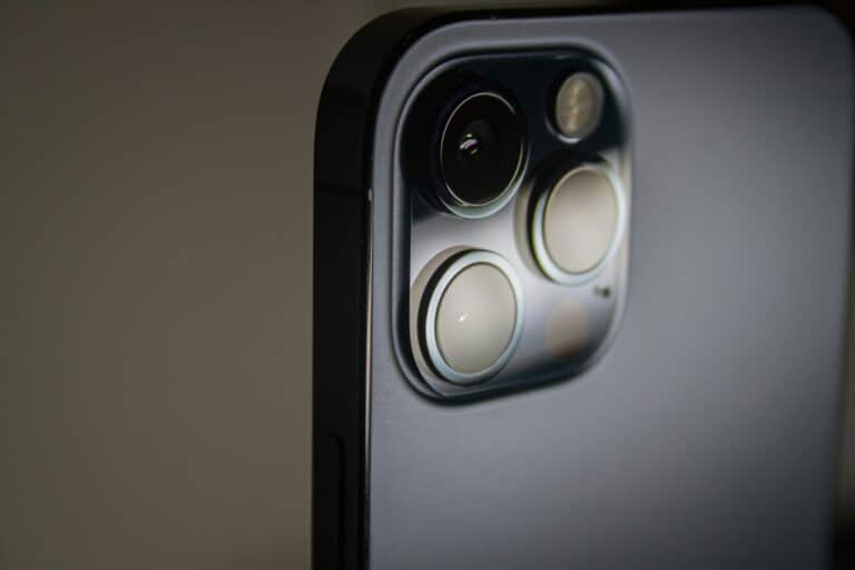 What iPhone Has 5x Zoom? Guide to iPhone Camera Zoom