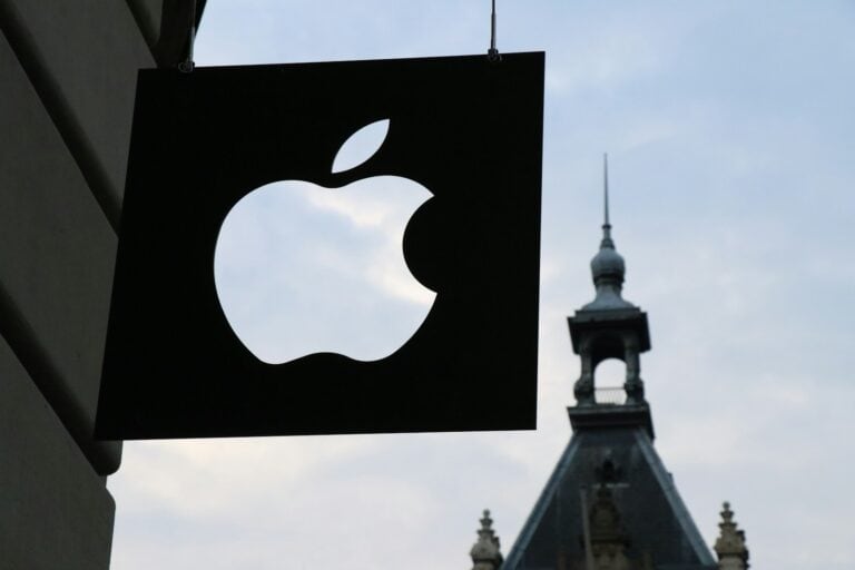 The Truth Behind Apple’s Think Different Campaign